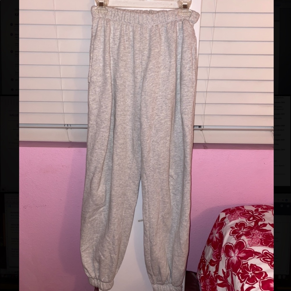 Brandy Melville Rosa Sweatpants